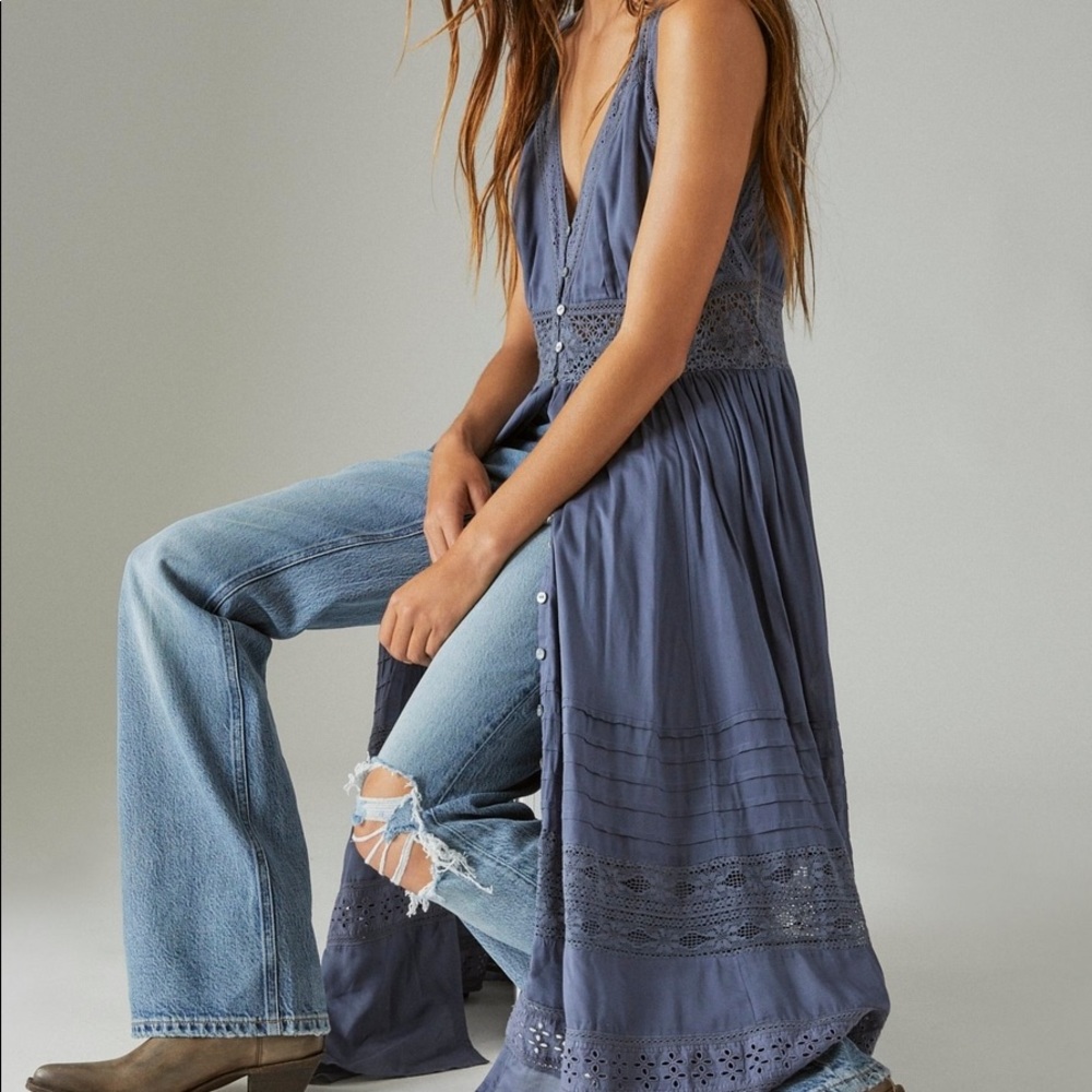 Lace V-Neck Maxi Dress